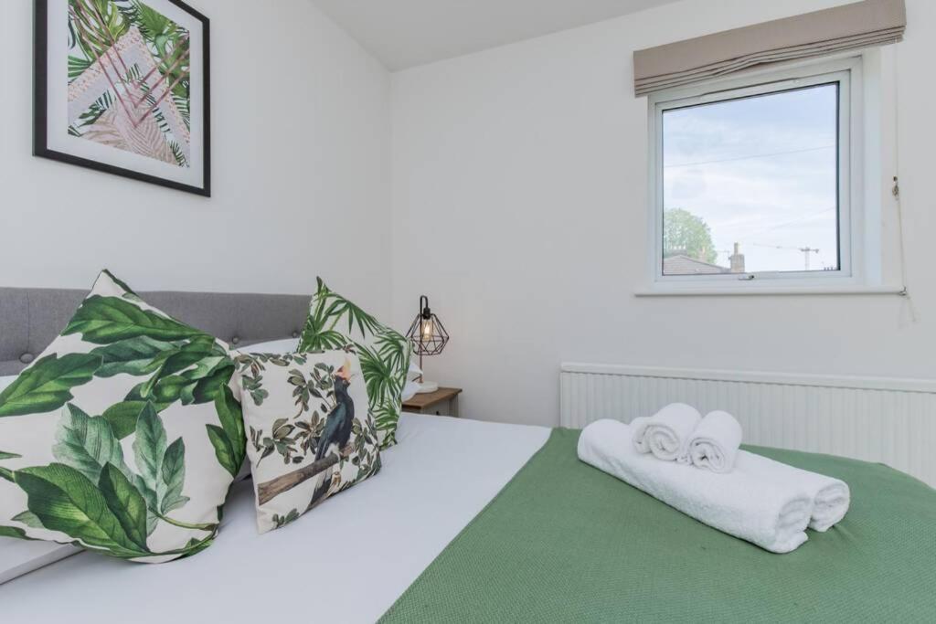 Stylish Townhouse In The Heart Of Summertown Оксфорд Екстериор снимка